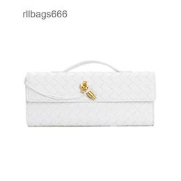 Lock Purse Luxury Buckle Lady New Single Cross Bottgs Women Venets Clutch Bag Long Diagonal Bags Andiamo Handmade Shoulder Woven French 2024 Hardware 4ZNQ