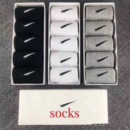 Mens Socks Fashion Women Men Socks Letter Breathable Jogging Basketball Football Sports Sock Embroidery with Gift Box NQEU