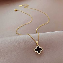 2024 Classic Four Leaf Clover Necklaces Pendants Zhou Dafus two 18k gold lucky grass necklace womens new light luxury collarbone chain