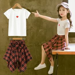 ZOETOP Summer Children Girl 2PCS Clothes Set School Heart Shape TshirtBowknot Plaid Irregular Skirt For Girls 415Yrs 240408
