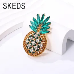 Brooches SKEDS Exquisite Women Girls Crsytal Pineapple Classic Pines Fashion Shining Boutique Fruit Rhinestone Badges Jewellery