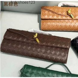 Single Bottgs 2024 Diagonal Cross Long Venets Handmade Hardware Woven French Buckle Lock New Purse Andiamo Lady Shoulder Women Clutch Bag Bags NGCX