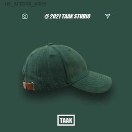 Ball Caps Green baseball cap womens spring and summer matching casual solid Colour lightweight board leather ring toe cap fashionable mens couple Q240425