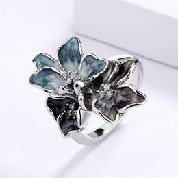 Band Rings 2021 Newest Creative Handmade Epoxy Enamel Blue Flower Ring For Ladies Party Birthday Wedding Jewelry Gift H240425