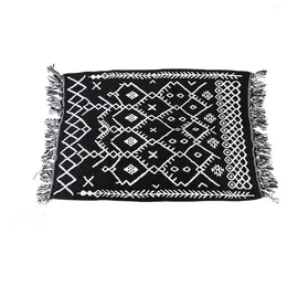 Carpets Decorative Long Floor Mat Wearable Woven Throw Rug Geometric Pattern Cotton Linen Soft Fashionable With Tassel For Living Room
