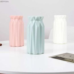 Vases Plastic Dried Flower Vase Decorative Geometric Flower Pot Versatile Nordic Style Vase Modern Flower Vase for Living Room Bedroom