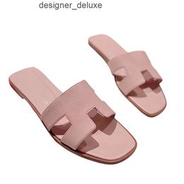 Slippers 2024 New Style Summer Best Quality Designer Sandal Outwear Leisure Vacation Slides Beach Flat Fashion Genuine Leather Shoes for Women Size 34-42