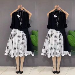 Top designer brand fashion women's round neck slim dress Black simple casual dress sexy charming color contrast printed dress girl white princess dress Q11