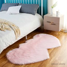 Carpets Imitation Sheepskin Carpet Heart Shaped Fluffy Artificial Wool Rug Home Sofa Bedroom Romantic Faux Fur Rugs Decoration Cushions