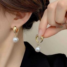 Dangle Chandelier New Fashion Pearl Pendant Earrings for Women Minimalist Silver Color Water Drop Huggies Hoop Earrings Wedding Jewelry Gift