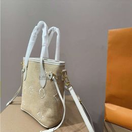24SS Womens Luxury Designer Resort Series Straw Shopping Bag Handbag Shoulder Crossbody Makeup