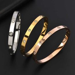 Fashionable design bracelet accessories luxury with ten diamond smooth surface and oldt with carrtiraa original bracelets