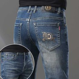 Designer jeans per mens autunno inverno nuovi jeans maschile di qualità europea vestito piccoli piedi ricamati pantaloni di moda