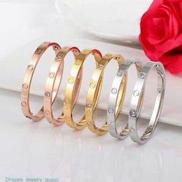 womens gold bracelet Mens Personalised designer Jewellery fashion anti sweat and Anti fading Womens Hot selling size 17CM 5SP3