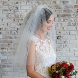 Bridal Veils Short With Blusher 2 Tier Cut Edge Wedding Veil Shoulder Length Accessories For Bride V26