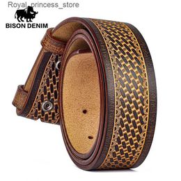 Belts 2024 Western unbuttoned mens belt double-layer embossed denim belt unbuttoned pin buckle belt mens denim belt Q240425