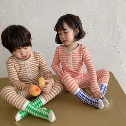 Pijama Kids pijamas Cotton Cotton Leves Levans e calças de manga longa 2pcs Casual meninos do sono meninas roupas H240425