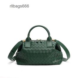 Bowling Tote Designer Bottgas Single Shoulder Veneeta Woven Luxury Fashion Womens Cowhide Handbag Bag Simple Handbag Girl Bauletto 2024 Straddle Bags LRPZ