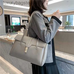 Women Retro Original Cellin Designer Bags Model Soft Decoration Decorative Bag Soft Leather Large Capacity Cap Commuter Bag with High Quality Original Logo