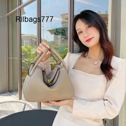 Luxury Bag L Linndies 2024 New Womens Bag Large Capacity Bride Bag One Shoulder Crossbody Doctor Handbag Fashionable