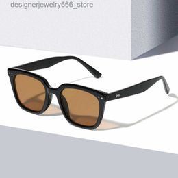 Sunglasses Luxury Design Square Sunglasses Women Men Glasses Vintage Eyewear Male Female Shades Gradient UV400 Lentes De Sol Hombre Q240425