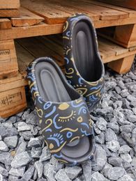 2024 Summer Beach Shoes Slippers EVA Soft Bottom Cloud Slides Light Male Casual Bathroom AntiSlip Sandal FlipFlops 240412
