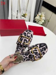 Luxury designer Signature Transparent Slide Sandal Women's Flat Heel Patent Cutout Sandals Shoes Slides With Box