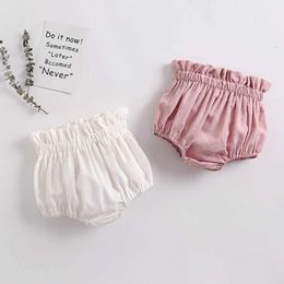 Shorts Soft Breathable Toddler Girls White Bloomers Cozy Cotton Baby Pp Shorts Summer Spring Newborn Infant Diaper Cover H240425