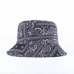 Wide Brim Hats Bucket Hats Womens Paisley Printed Bucket Hat Double sided Bandana Panama Cs Mens Outdoor Sports Sun Protection Fishing Hat Bob J240506