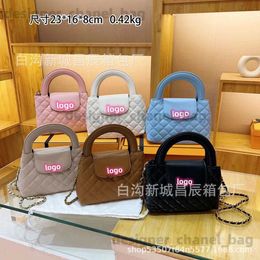 Totes 23 New Middle Handheld Bag Classic Celebrity High Beauty Value Forest Style Trend High end Versatility Korean Style One Shoulder Crossbody Bag T240425