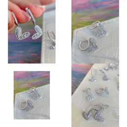 220908007 Earrings Ear Studs 0.66Ct Heart Shaped Circle Au750 White Gold Women's Jewelry Classic Pendant Charm Party Hook Original Quality