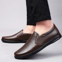 Summer New High Quality Slip-on Casual Leather Loafers Men Soft Driving Shoes British Style Flats Walking Comfort Wedding Shoes