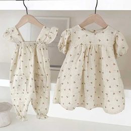 Rompers 1-6Y New Baby Girl Cotton Linen Clothes Girls Ruffle Romper Kids Jumpsuit Summer Sleeveless Button Overalls Children Outfits H240425