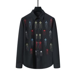 Novo designer de camisa de luxo Moda Slim Fit Fit de mangas compridas Brand Designer Camisa Camisa Crocodilo Impresso Twist Button Circhppppp22227
