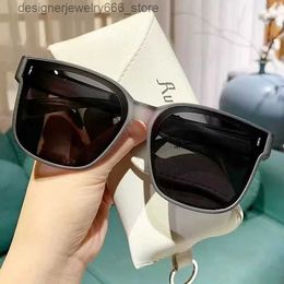 Sunglasses 2024 Tidal Mirror Polarisation New are suitable for both men and women can be matched with Myopia glasses one mirror two passenger seats Q240425