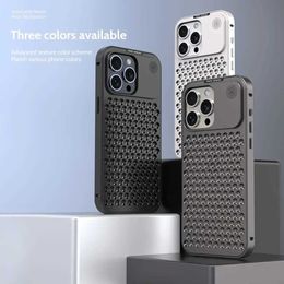Cell Phone Cases Luxury Metal Heat Dissipation Hollow Phone Case For iPhone 15 14 13 12 Pro Max Plus Aromatherapy Aluminium Shell Shockproof Cover 240423