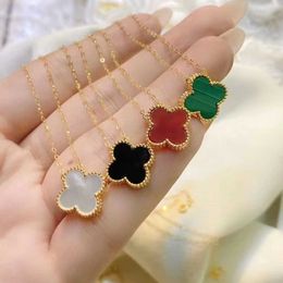 2024 Classic Four Leaf Clover Necklaces Pendants Lucky Necklace 18k Rose Gold Red Jade and Diamond Set Pendant as a Gift for Girlfriend Light Luxury Collar Chain Women