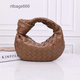 Hobo Mini Designer Womens Round Leather Knot Jodie Curved Lady Venata Fashion Bags Underarm Sheepskin 2024 Handbag Bag Bottgas Girl Woven 2NWX