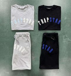 Designer Uk London Trapstar t Shirt Irongate Arch Chenille Short Set Fashion Embroidered Tracksuit Eu 11usc