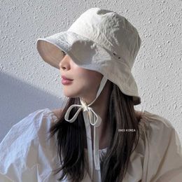 Wide Brim Hats Bucket Hats Lace up fisherman hat summer light and thin leisure outdoor windproof rope sunbathing hat 240424