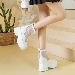 Verão 2024 Primavera Novo Sapato Casual Patente Couro Britânico Estilo Britânico 11 cm Mesh Boots feminino