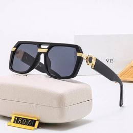 Designer Sunglasses For Women Men Hyperlight Eyewear Fashion Model Special UV 400 Protection Width Leg PC Frame Outdoor Brands Sunglass 5 Colours With Box V1806