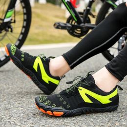 Mens e mulheres caminham tênis ao ar livre escalando sapatos de ciclismo de fitness internos adequados para acampamento em casa 240417