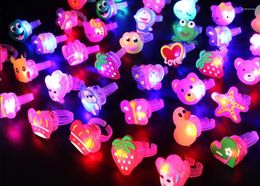 Party Decoration 50pcs Led Light Up Rings Birthday Favour Glowing Cartoon Animal Flower Heart Diamond Pattern Open Ring Flash Halloween XMAS
