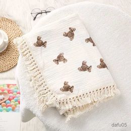 Blankets Swaddling Cute Bear Muslin Squares Cotton Baby Blanket for Newborn Plaid Infant Swaddle Blanket Babies Accessories Bed Summer Comforter