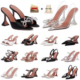 Con scatola Amina Muaddi Sandals Designer Sandals Scheri alti Scarpe Diamond Crystal Diamond Diamond Diamude Trans Pumpe Mule trasparenti