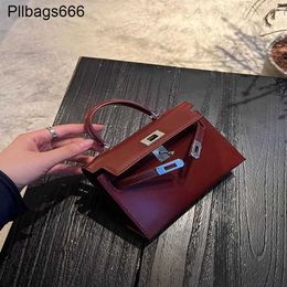 Designer Bag Womens Shoulder Bags Box Leather Wine Red Wide Strap for Autumn and Winter Handbag 2024 New Highend Single Crossbody