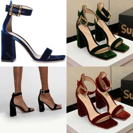 Sandals Designers Shoes Slippers Rhinestone Buckle Rome Chunky Heel Womens Shoe Fashionable Comfortable 10.5cm High Heeled Slipper Sandal ed Original Quality