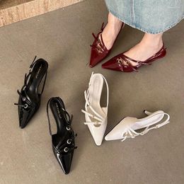 Casual Shoes 2024 Pointy Thin Heels Belt Buckle Single Niche Design Narrow Band Sandals Fashion Pumps