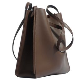 2024 Europe and the United States designer luxury bag new bucket bag leather commuter bag large capacity female bag Tote bag female crossbody cowhide single shoulder